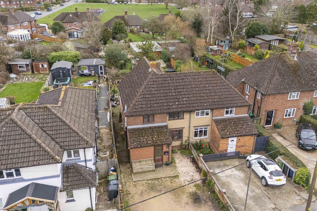 118 Little Marlow Rd, SL7 1 HG Drone (LOW RES)-1