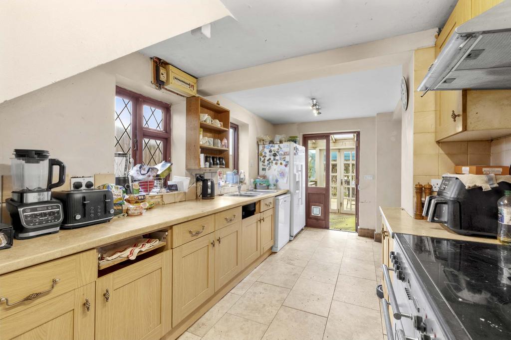 118 Little Marlow Rd, SL7 1 HG (LOW RES)-10