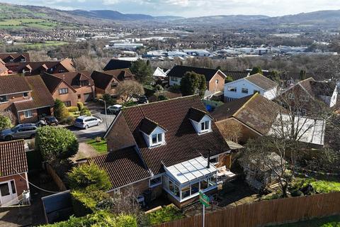 4 bedroom detached house for sale, Cae Marchog, Energlyn, Caerphilly