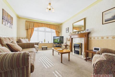 3 bedroom detached house for sale, Heol Llawhaden, Wrexham