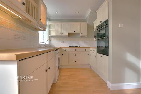 undefined, Greenford, UB6