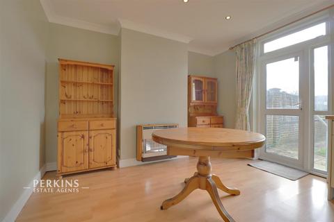 undefined, Greenford, UB6