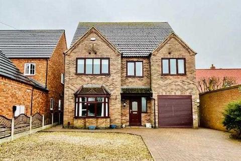 4 bedroom detached house for sale, West Street, Hibaldstow, HIBALDSTOW