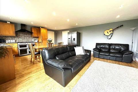 4 bedroom detached house for sale, West Street, Hibaldstow, HIBALDSTOW