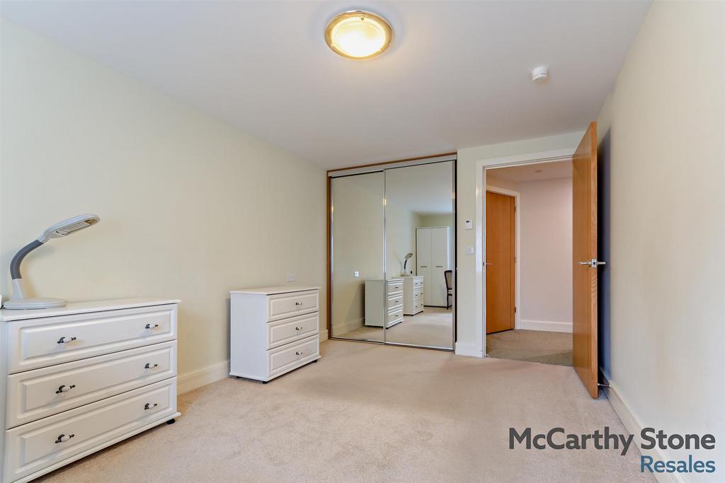 8680401-interior03-800.jpg