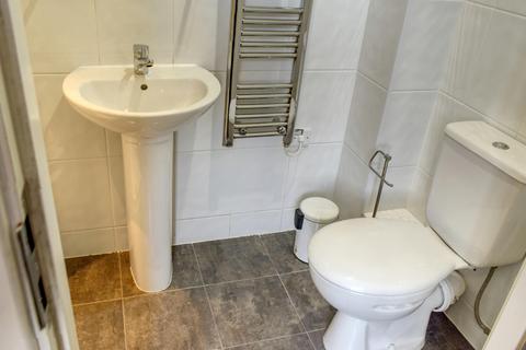 Studio to rent, Bishop Street, Leicester