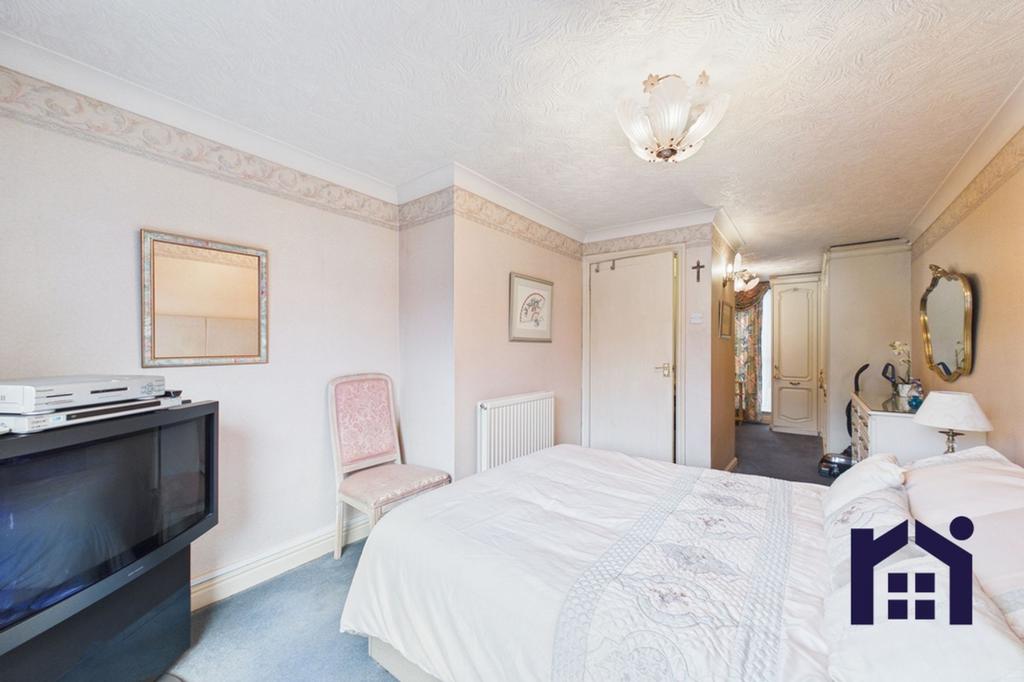 Principal bedroom