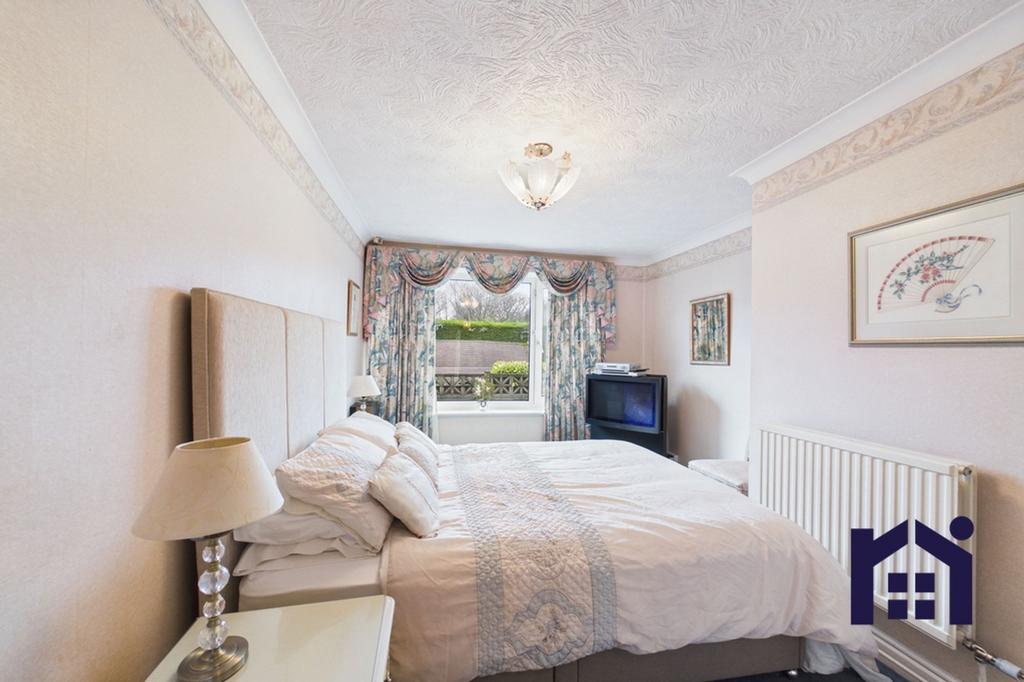 Principal bedroom