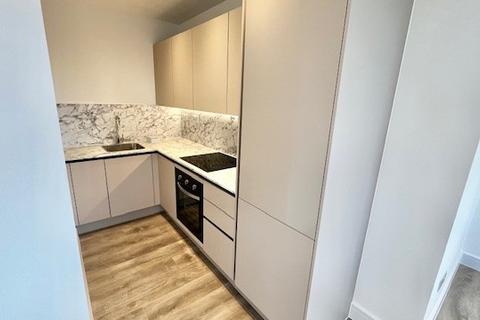 1 bedroom flat to rent, Gale Street, Dagenham, RM9