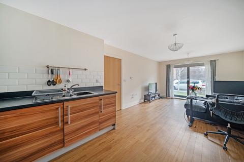 1 bedroom apartment to rent, 35 Fleming House