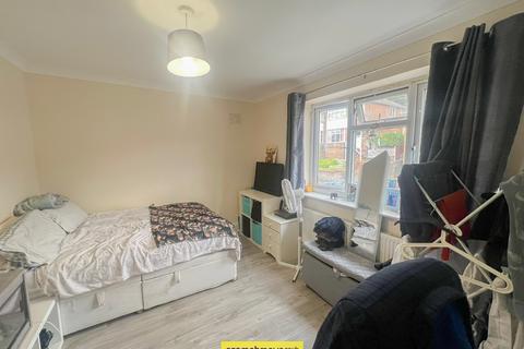 Studio to rent, 122 Pomfret Avenue Luton LU2 0JL