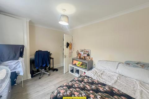 Studio to rent, 122 Pomfret Avenue Luton LU2 0JL