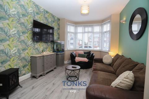 3 bedroom terraced house for sale, Highbury Avenue, Rowley Regis B65