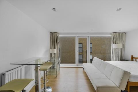 Studio to rent, Conington Road London SE13