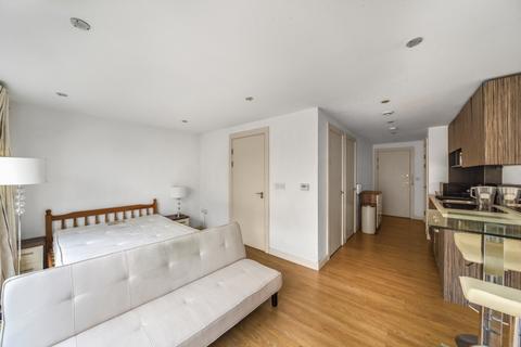 Studio to rent, Conington Road London SE13