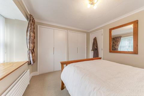 3 bedroom flat to rent, Whistlers Avenue, London, SW11