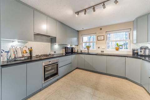 3 bedroom flat to rent, Whistlers Avenue, London, SW11