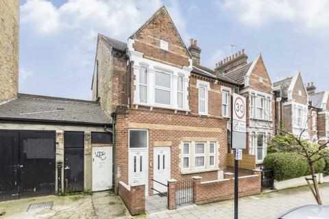 3 bedroom flat to rent, Mount Ephraim Road, London SW16