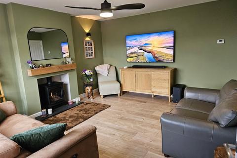 3 bedroom semi-detached house for sale, Lower Lambricks, Rayleigh, Essex, SS6