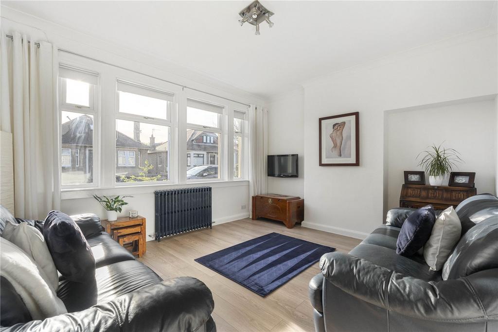 Sitting/Bedroom 6