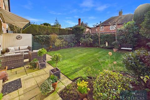3 bedroom semi-detached house for sale, Carfax Avenue, Oadby, Leicestershire