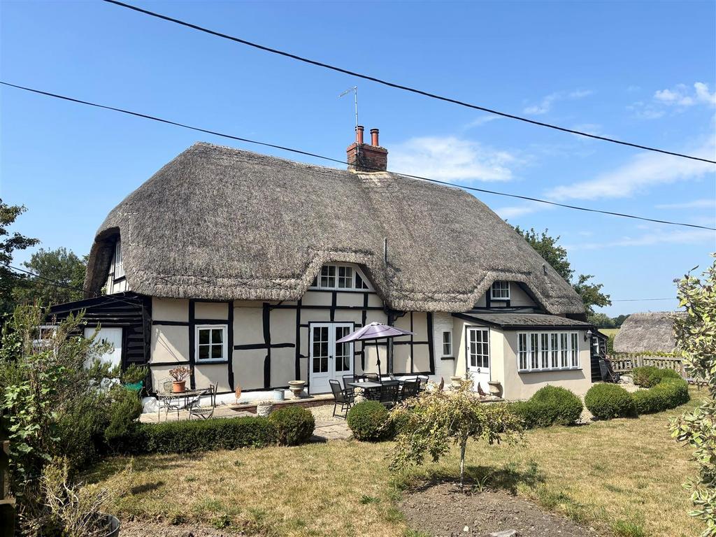 Carina Cottage photo.jpg