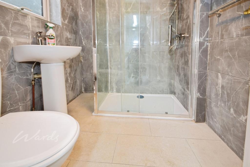 Luton shower room