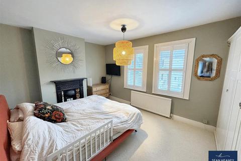 3 bedroom terraced house for sale, Falkland Road, Barnet EN5