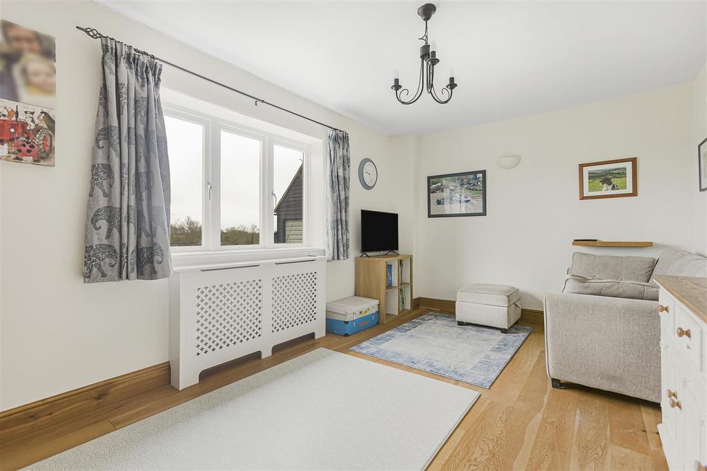 Sitting Room/Family Room