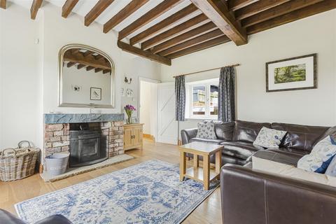 4 bedroom character property for sale, Buckingham Road, The Old Stables, Edgcott, Aylesbury