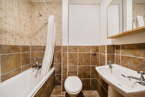 2 bedroom apartment for sale, Wood Vale, London