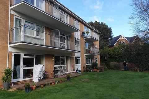 2 bedroom flat to rent, Dean Park Road, Bournemouth BH1