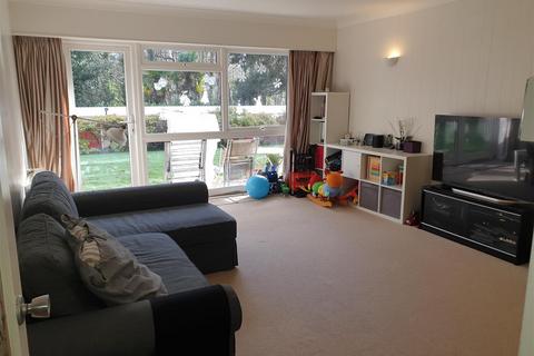 2 bedroom flat to rent, Dean Park Road, Bournemouth BH1