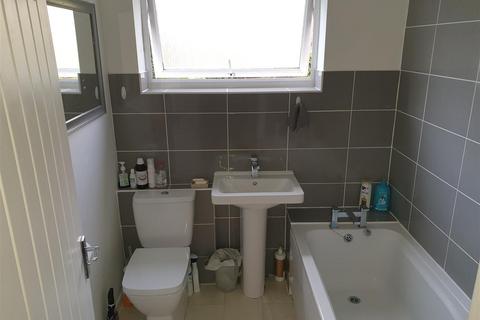 2 bedroom flat to rent, Dean Park Road, Bournemouth BH1