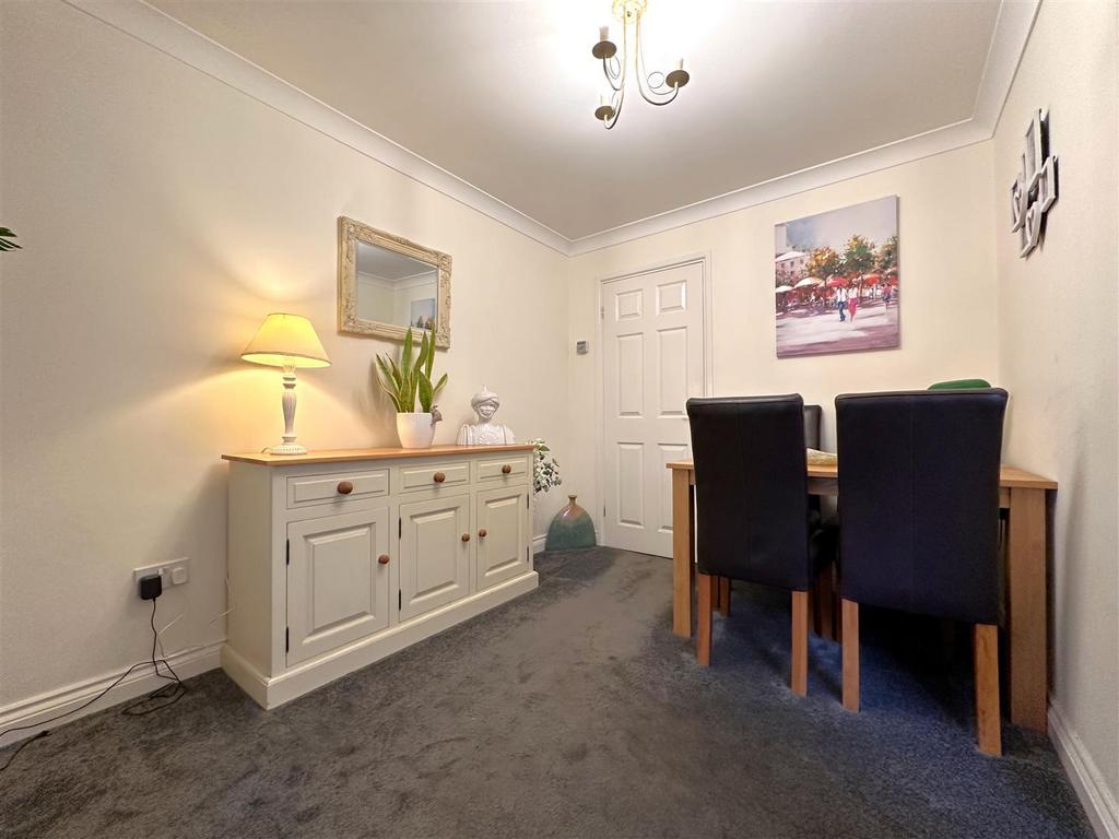 Dining Room 980