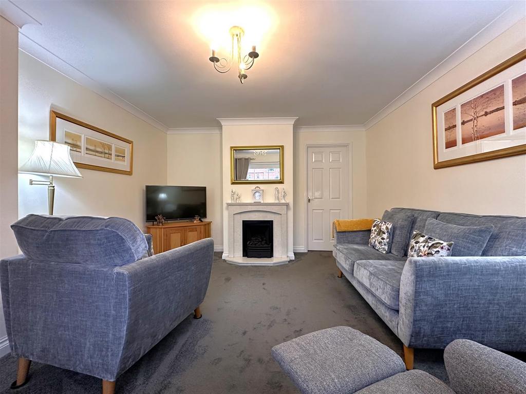 Living Room 020