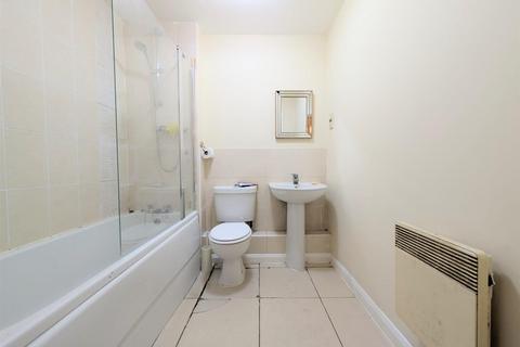 2 bedroom flat for sale, Burlington Road, Slough