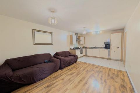2 bedroom flat for sale, Burlington Road, Slough