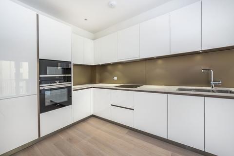 2 bedroom apartment to rent, Pinewood Gardens Teddington TW11