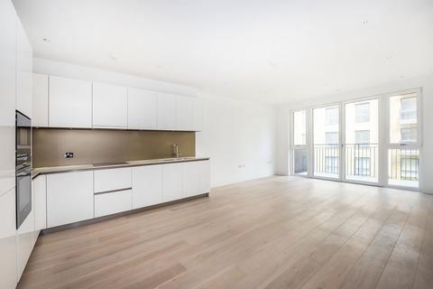 2 bedroom apartment to rent, Pinewood Gardens Teddington TW11