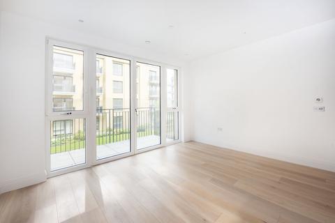 2 bedroom apartment to rent, Pinewood Gardens Teddington TW11