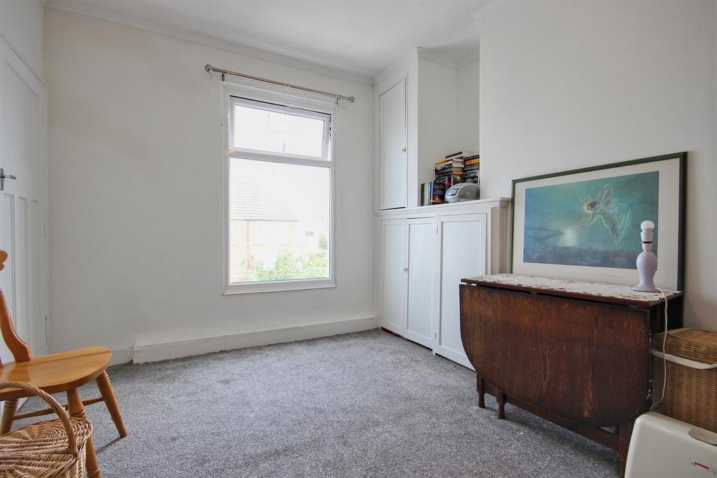 Bedroom 2 (rear)