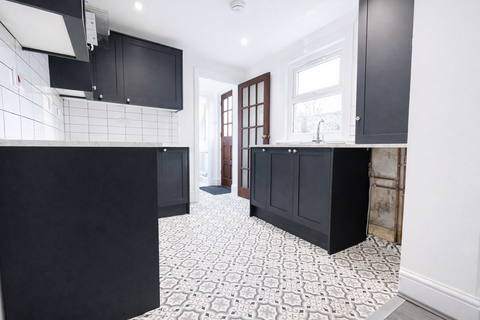 undefined, Salisbury Road, Gravesend DA11