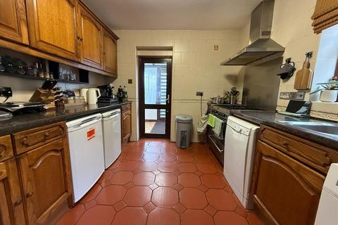 3 bedroom house for sale, Mayesbrook Road, Ilford