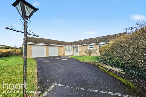 4 bedroom bungalow for sale, Okebourne Park, Swindon
