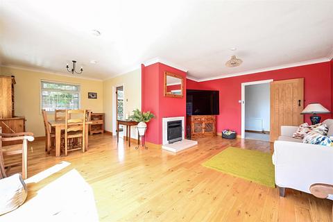 undefined, Oakhurst, Henfield
