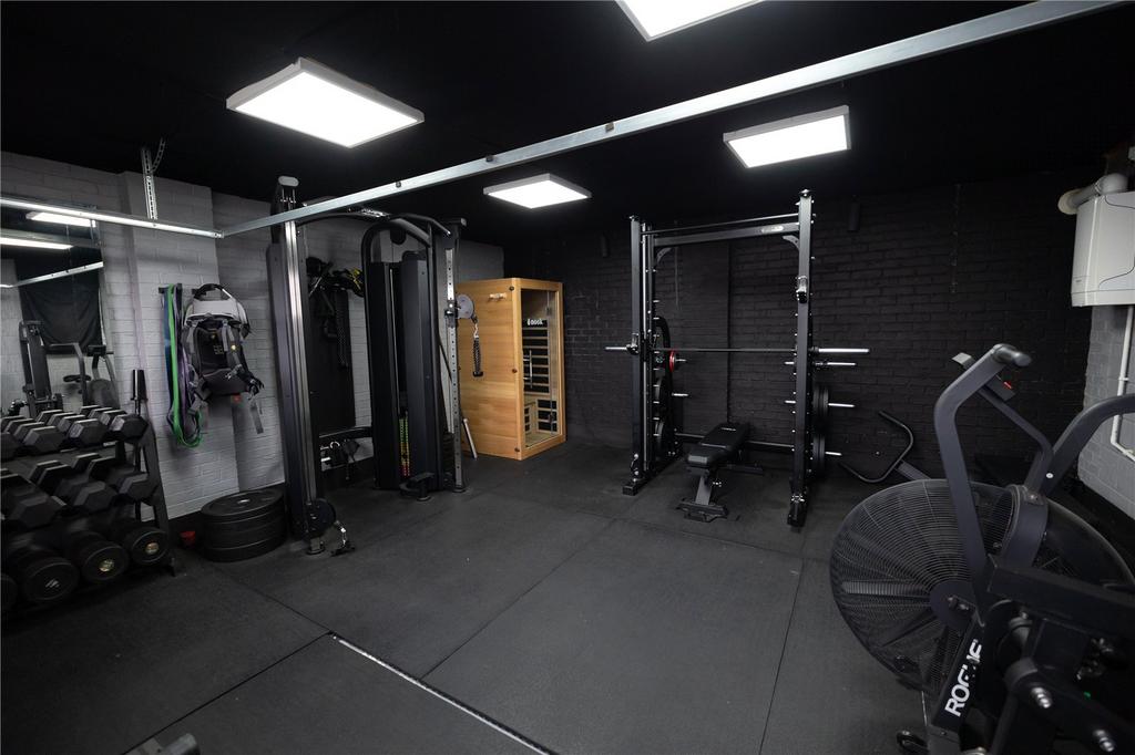 Garage/Gym