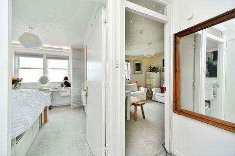 1 bedroom flat for sale, St. Georges Road, Brighton