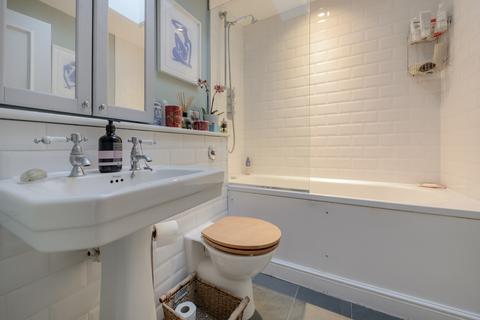 1 bedroom flat to rent, Elsham Road, W14