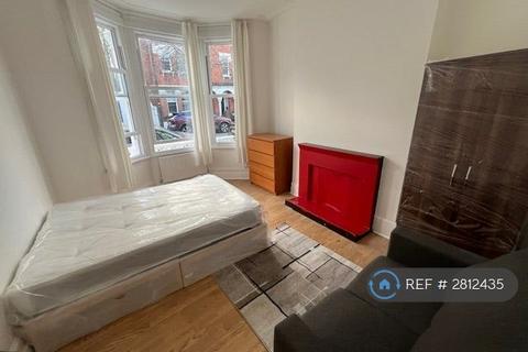 1 bedroom in a house share to rent, Ulverstone Road, Brixton, Herne Hill, Tulse Hill, West Norwood, SE27